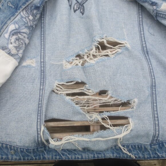 Vintage Deliberate Distressed Ripped Torn Women's Fade Blue Wash Denim Jacket - Picture 5 of 10